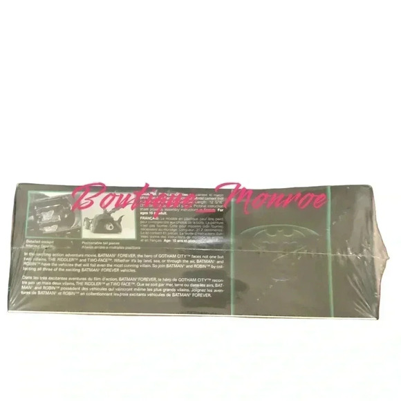 Batman Forever Batmobile Revell #6720 1:25 Scale Model Kit - SEALED ! - Picture 2 of 2